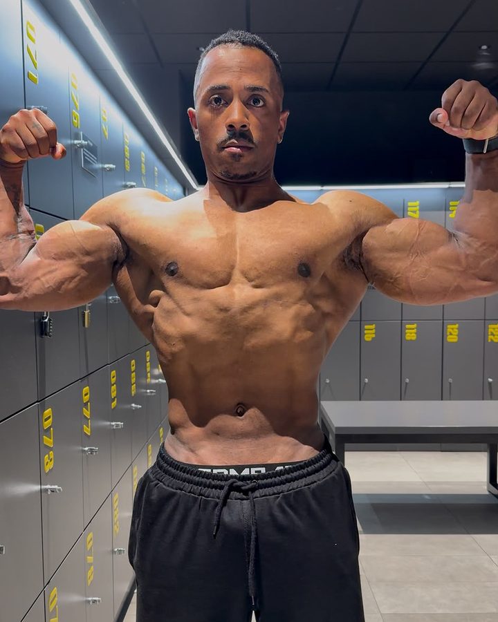 Joel de frente después de 50 semanas de definición